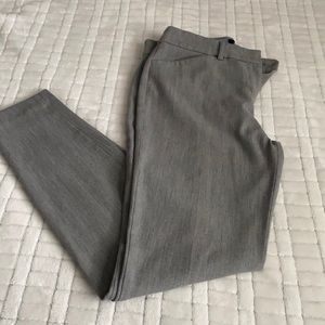 Gray mid rise gray stretch pant!